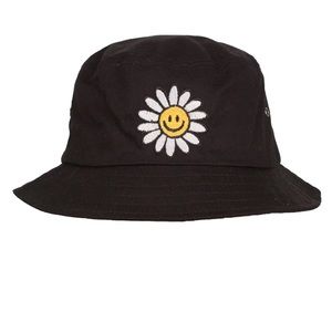 NWT smiling Daisy bucket hat by Lily Grace.    Super cute!!!